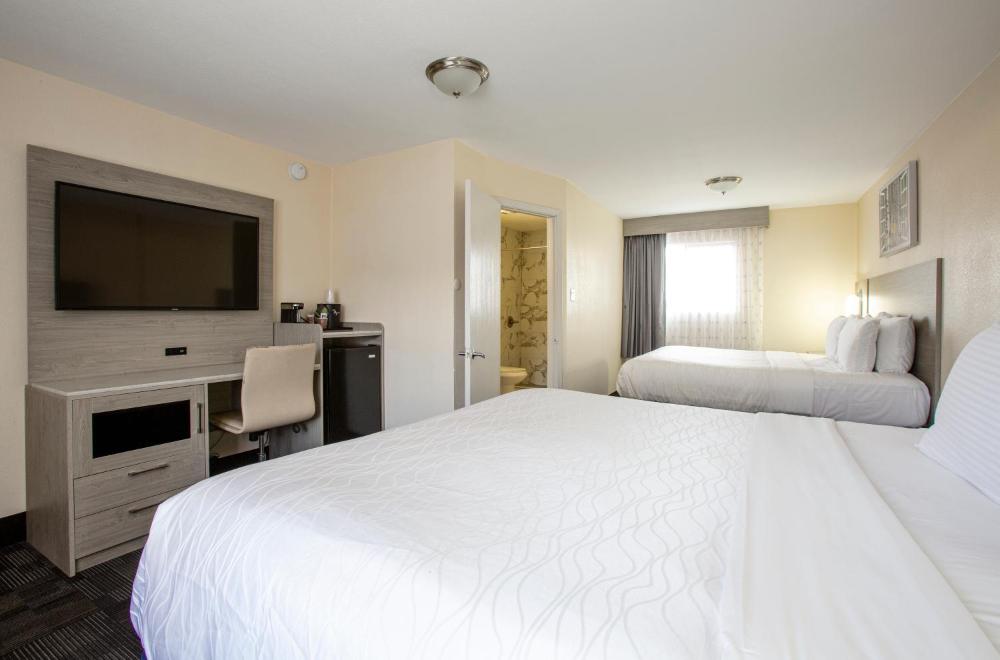 King Room with Two King Beds interior